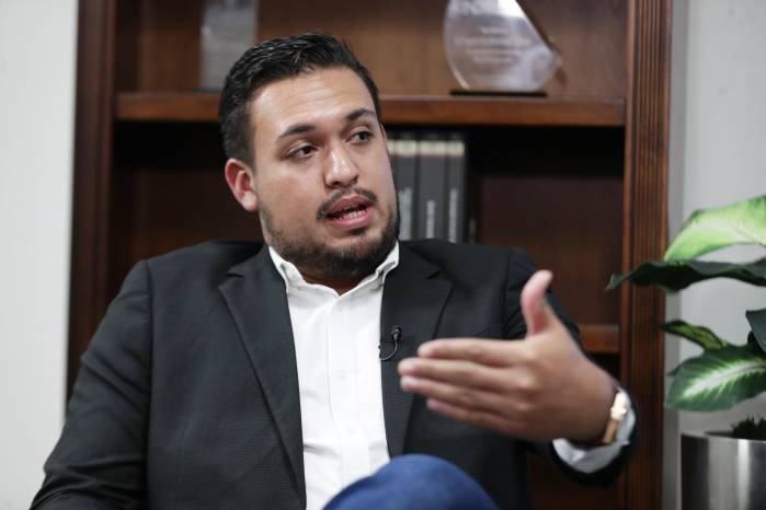 Manuel Samaniego, es diputado por la Coalición Vamos en el circuito 8-6.