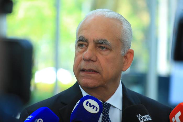 Ministro del Mida, Roberto Linares