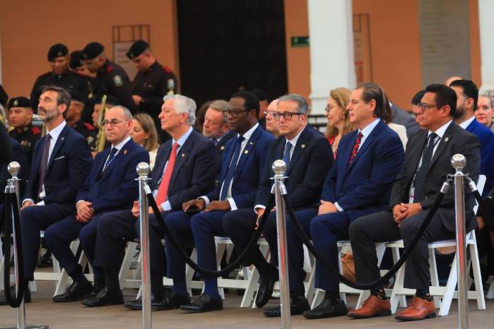 El canciller señaló que los jefes de Estado participarán en distintos espacios de diálogo y que los temas a tratar surgirán de las propias conversaciones entre los mandatarios durante el encuentro.