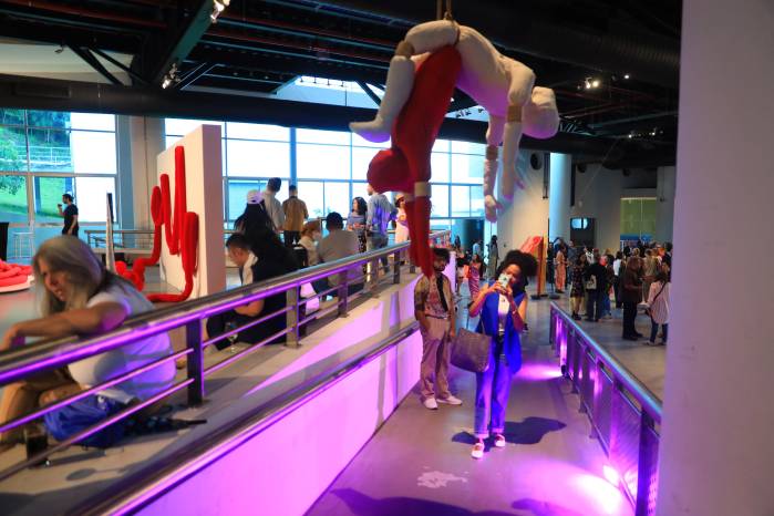 El arte contemporáneo se podía ver por todas partes.