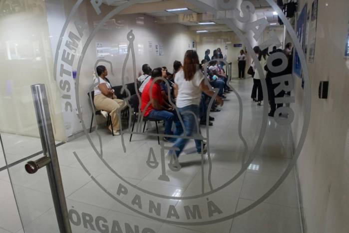 Durante la audiencia, el Ministerio Público estimó que el perjuicio económico ocasionado al Estado por el presunto esquema supera los 767 mil dólares.