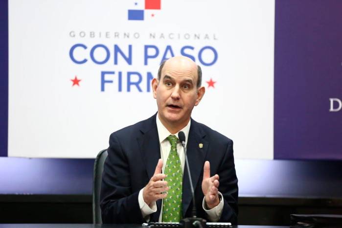 El ministro de Economía y Finanzas, Felipe Chapman.