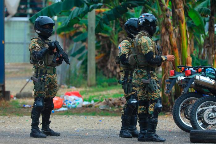 Fuertes operativos en los alrededores del centro penitenciario.