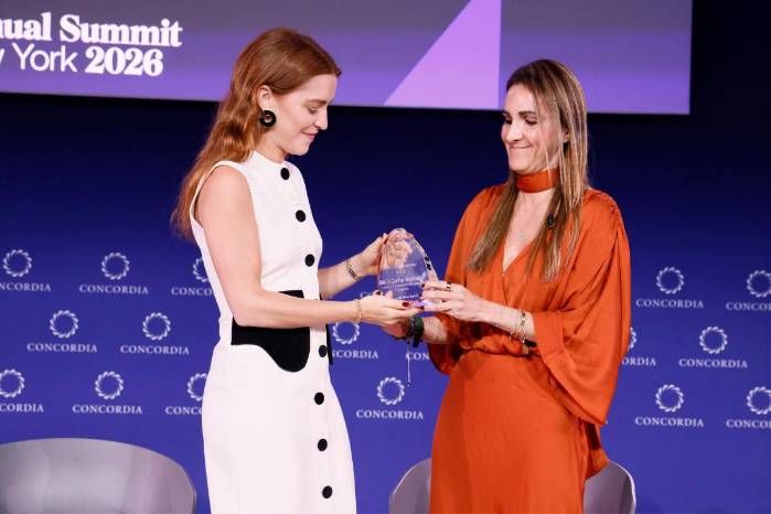 Sosa recibió en Nueva York, en nombre de su madre, el Premio de Liderazgo de la Cumbre Anual de Concordia 2026.