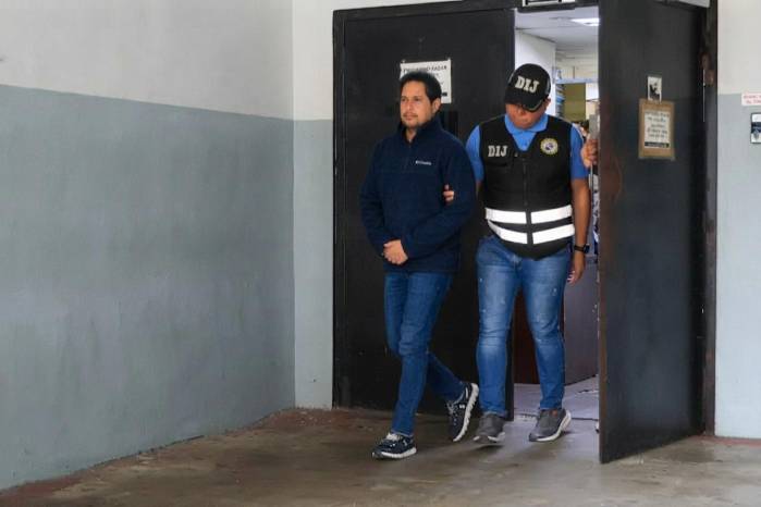 El fiscal sostuvo que, de acuerdo con la valoración realizada por el tribunal, la detención preventiva es, en esta etapa, la medida que resulta ‘más idónea’.