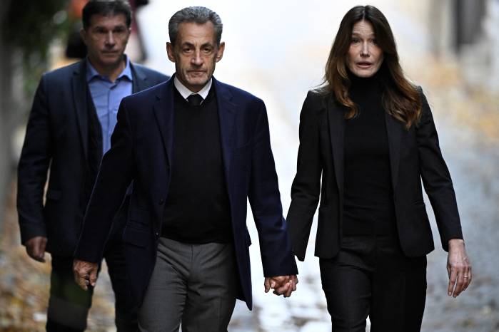 Nicolas Sarkozy, expresidente de Francia, ingresó este martes en la prisión de La Santé para cumplir una condena de cinco años por financiación ilegal de su campaña electoral.