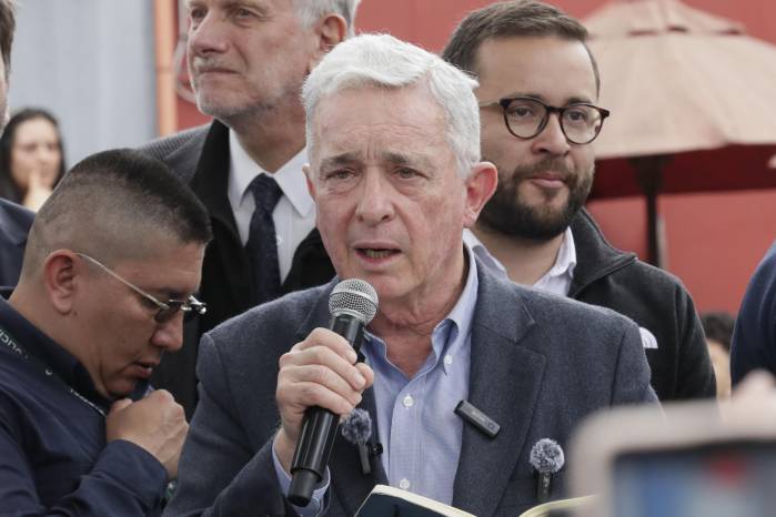 Álvaro Uribe, de 73 años, fundador y líder del partido de derecha Centro Democrático.