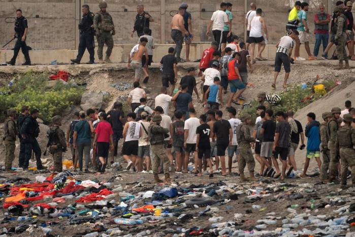 Las autoridades españolas informaron que cerca de 37.500 personas ya habían regresado a Marruecos, mientras continúan las labores de control y vigilancia en la frontera.