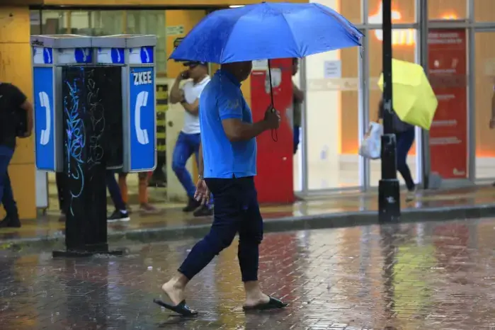 En horas de la noche, continuarán las precipitaciones de forma dispersa, principalmente desde Bocas del Toro hasta Colón