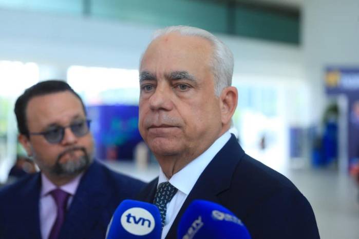 Ministro de Desarrollo Agropecuario, Roberto Linares.