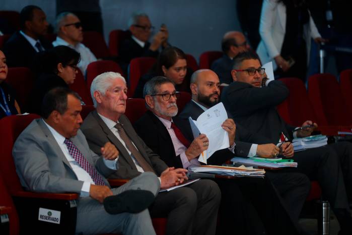 Magistrado del TE advierte que propuestas de Robinson y Chandler violan la Constitución