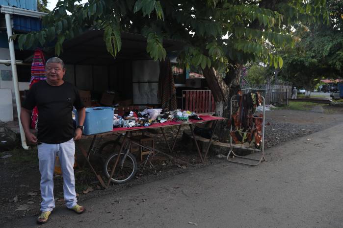 Patrocinio Mudarra vuelve a vender en las calles de Tonosí.