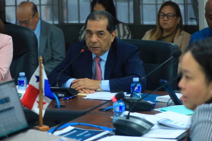 Ventura Vega defendió la inversión en tecnología como una herramienta necesaria para modernizar la educación panameña.