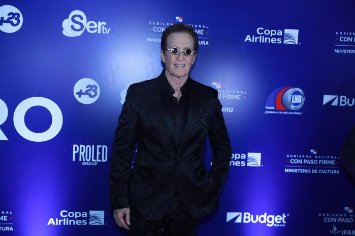 El cantante Emmanuel estuvo presente en la ceremonia al igual que muchos otros artistas nacionales e internacionales que se dieron cita en la Arena Roberto Durán.