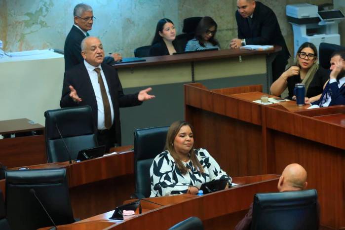 Luis Eduardo Camacho, diputado.