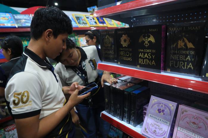 La librería El Lector asegura haber observado un crecimiento de los jóvenes que se acercan a la lectura