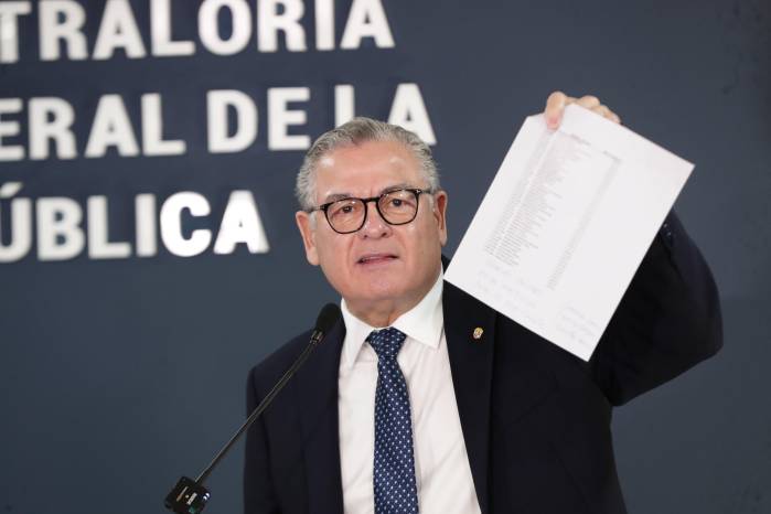 Flores: “Hay riqueza que nadie puede explicar”