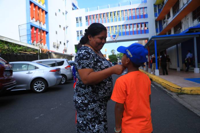 Senia, el pilar inquebrantable de Yoshua, siempre trazó la línea de la batalla: “Mi hijo no se va a morir”.