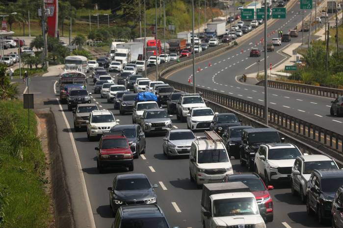 El desarrollo de nuevas áreas residenciales en sectores cada vez más alejados del núcleo económico ha obligado a miles de personas a recorrer distancias mayores para llegar a sus lugares de trabajo.