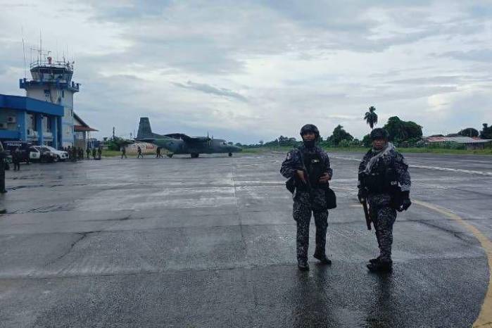 El país recuerda los peligros históricos de intervenciones militares.