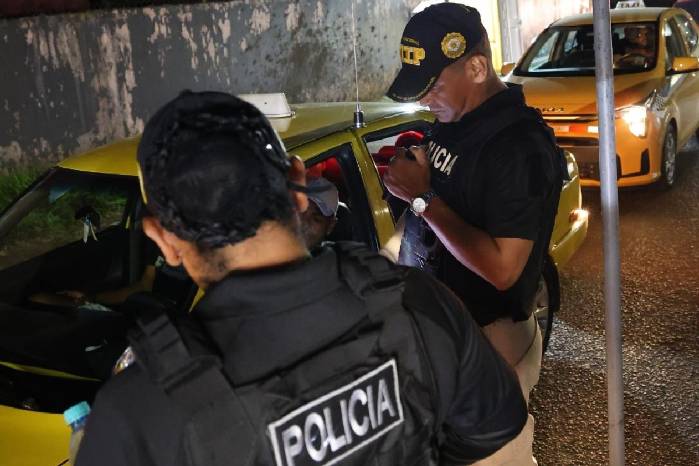 La Policía Nacional refuerza patrullajes en los corregimientos Arnulfo Arias y Belisario Frías en el horario de restricción de 10:00 p.m. a 4:00 a.m. con la finalidad de reducir delitos en el distrito de San Miguelito.
