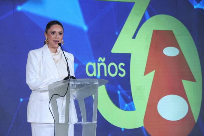 La presidenta del Fórum de Periodistas Ivette Leonardi reivindicó el papel del periodismo en una sociedad expuesta a la polarización y la desinformación.