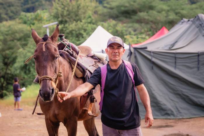 Canelo fue el compañero de Ubaldino en el recorrido hacia Zapotal. Las grietas y los deslizamientos hicieron más difícil un camino que antes transitaba con regularidad.