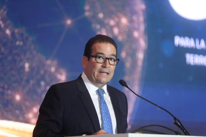 Carlos Berguido Presidente de la Asociación Bancaria de Panamá La Estrella Luis García