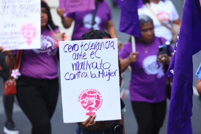 Marcha en el Día de la Eliminación de la Violencia contra la Mujer.