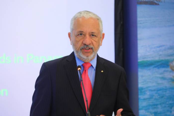 El administrador del Canal de Panamá, Ricaurte Vásquez