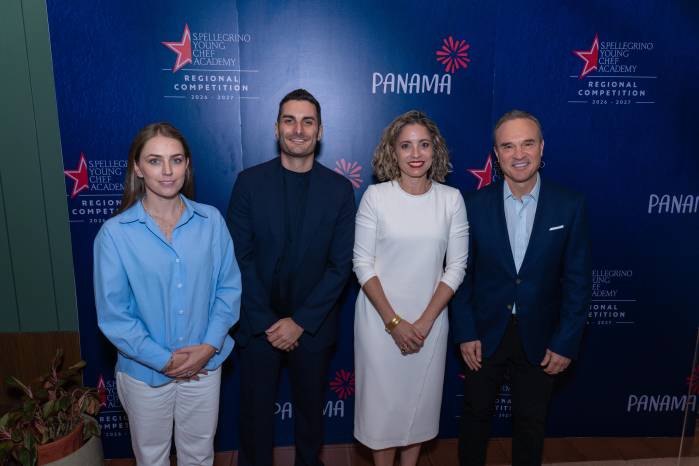 Daniela Rico, Mateo Urru, Gloria de León y Fernando Motta.