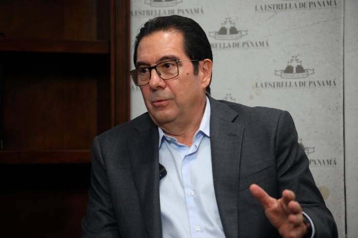 El expresidente y exsecretario general del PRD presentó en mayo pasado su nuevo partido, Unidos para una Nueva Era (UNE), que actualmente se encuentra en proceso de inscripción.