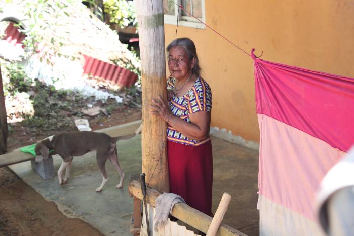 En La Zainosa, las familias afrontan las consecuencias del terremoto que tuvo su epicentro en La Pitaloza, mientras intentan recuperar la tranquilidad tras la emergencia.
