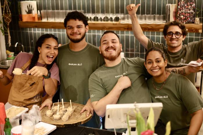 Equipo de Baran Blü.