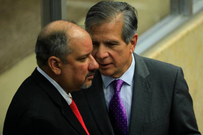 Jorge Herrera y José Luis Varela, en el pleno de la Asamblea Nacional.