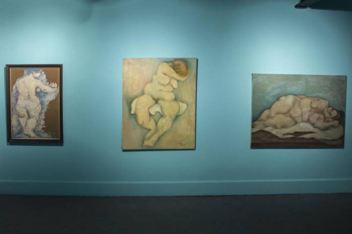 Vista del montaje de los óleos de Olga Sánchez (Panamá, 1921-2016) en la exposición “Los rebeldes”.
