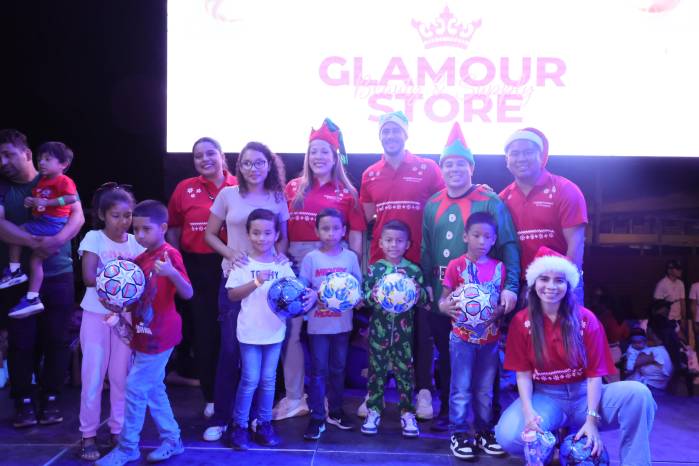 Alcaldía de Penonomé y Cobre Panamá encienden la magia navideña en el Parque 8 de Diciembre