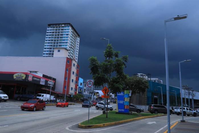 Los Centros de Operaciones de Emergencias se mantienen activos, mientras el Sinaproc refuerza las labores de monitoreo y vigilancia.