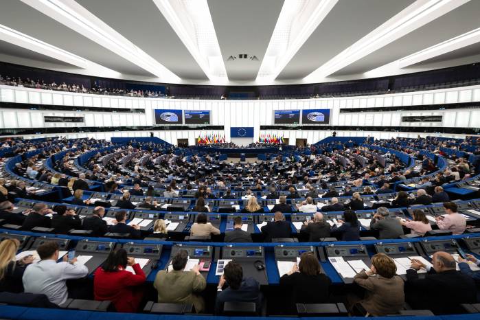 La Eurocámara también cuestionó la aplicación de la ley de amnistía en Venezuela.