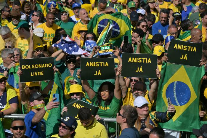 Partidarios del expresidente brasileño Jair Bolsonaro asisten a una manifestación a su favor en Sao Paulo, Brasil, el 3 de agosto de 2025.