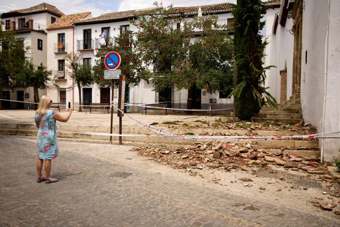 La actividad sísmica se suma a la registrada durante el fin de semana, cuando Granada experimentó un terremoto de magnitud 5 durante la madrugada del sábado.
