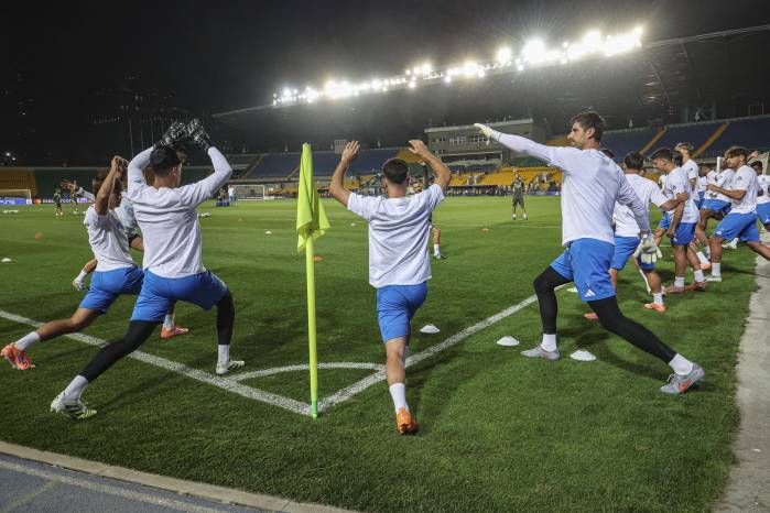 Los jugadores del Real Madrid se ejercitan previo al partido de la UEFA Champions League.