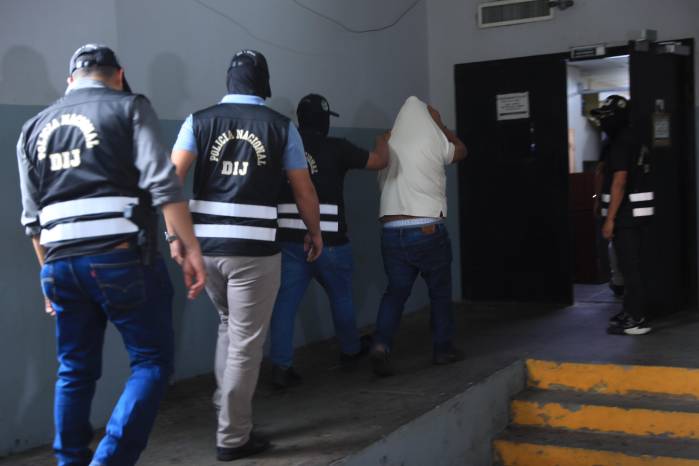 Caso Pandora: Banco se defiende de acusaciones, Chapman pide confianza