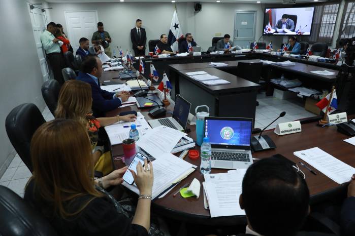 La Comisión de Presupuesto de la Asamblea le otorgó al MEF los recursos solicitados para llevar adelante el pago de los abogados.