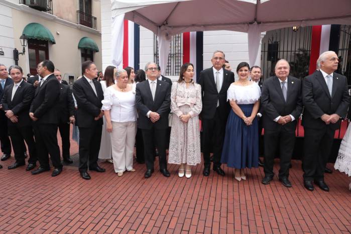 Los diferentes ministros se dieron cita en los actos protocolares del 3 de noviembre, en el Palacio de Las Garzas.
