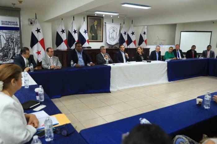 El proceso de visas contempla la participación de varias instituciones panameñas responsables de migración, control fronterizo y seguridad aeroportuaria.