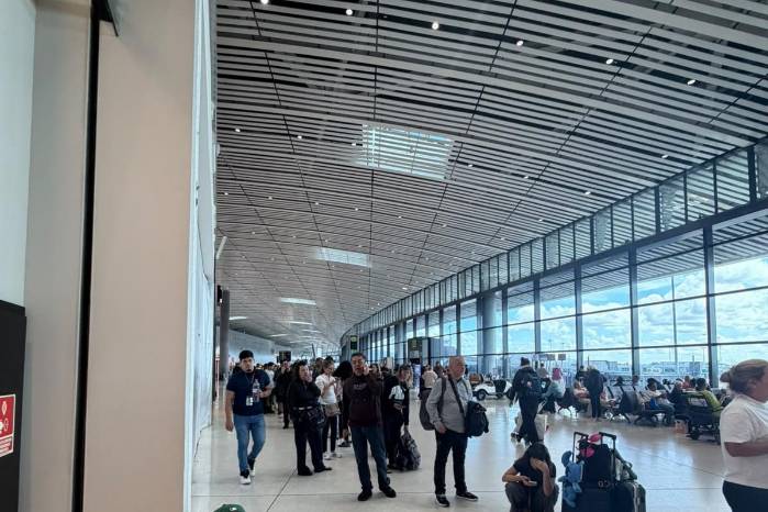 La situación mantiene a los usuarios en medio de incertidumbre al no contar aún con información precisa