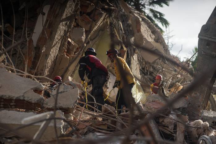 En la zona de Altamira en Caracas (Venezuela). Al menos 235 muertos y 4.300 heridos han sido reportados.