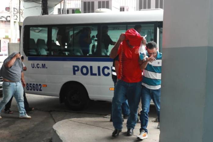 Las personas fueron aprehendidas la mañana del lunes. Hasta el momento no se ha legalizado la aprehensión.
