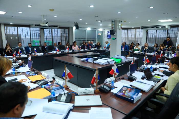 La conectividad es otro de los retos del programa tecnológico de Meduca: 13 centros educativos reportan problemas de acceso a internet por falta de infraestructura.